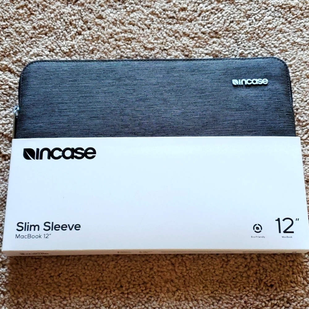 New, Incase Device sleeve